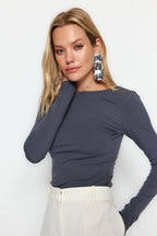 Trendyolmilla Kırmızı Pamuklu Esnek Sırt Dekolteli Fitted/Vücuda Oturan Esnek Bluz TWOAW24BZ00160