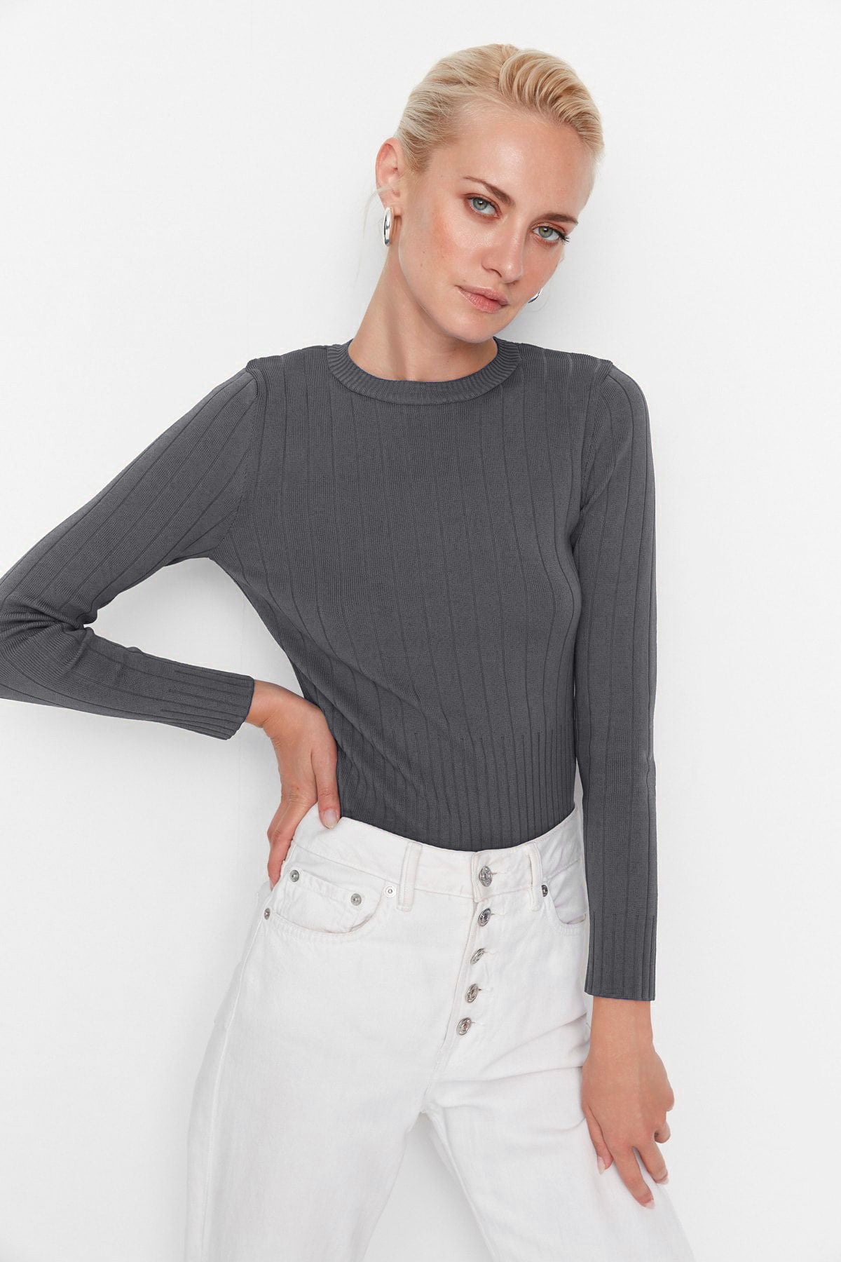 Trendyolmilla Kahverengi Basic Bisiklet Yaka Triko Kazak TWOAW23KZ01249