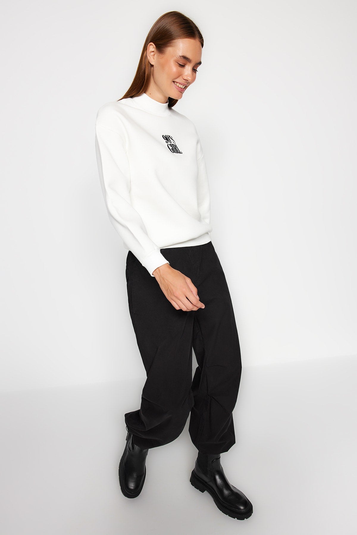 Beyaz Örme Sweatshirt