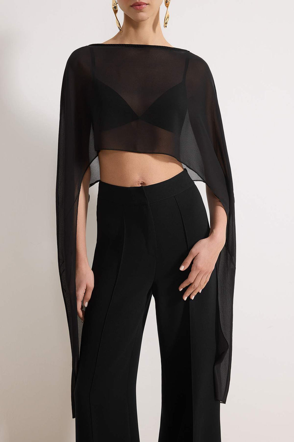 Siyah Asimetrik Kesim Astarsız Şifon Pelerin Party Bluz TPRSS26BZ00055