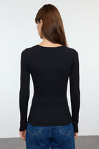 Trendyolmilla Siyah Çıtçıtlı Fitted/Vücuda Oturan Fitilli Esnek Örme Bluz TWOAW25BZ00080