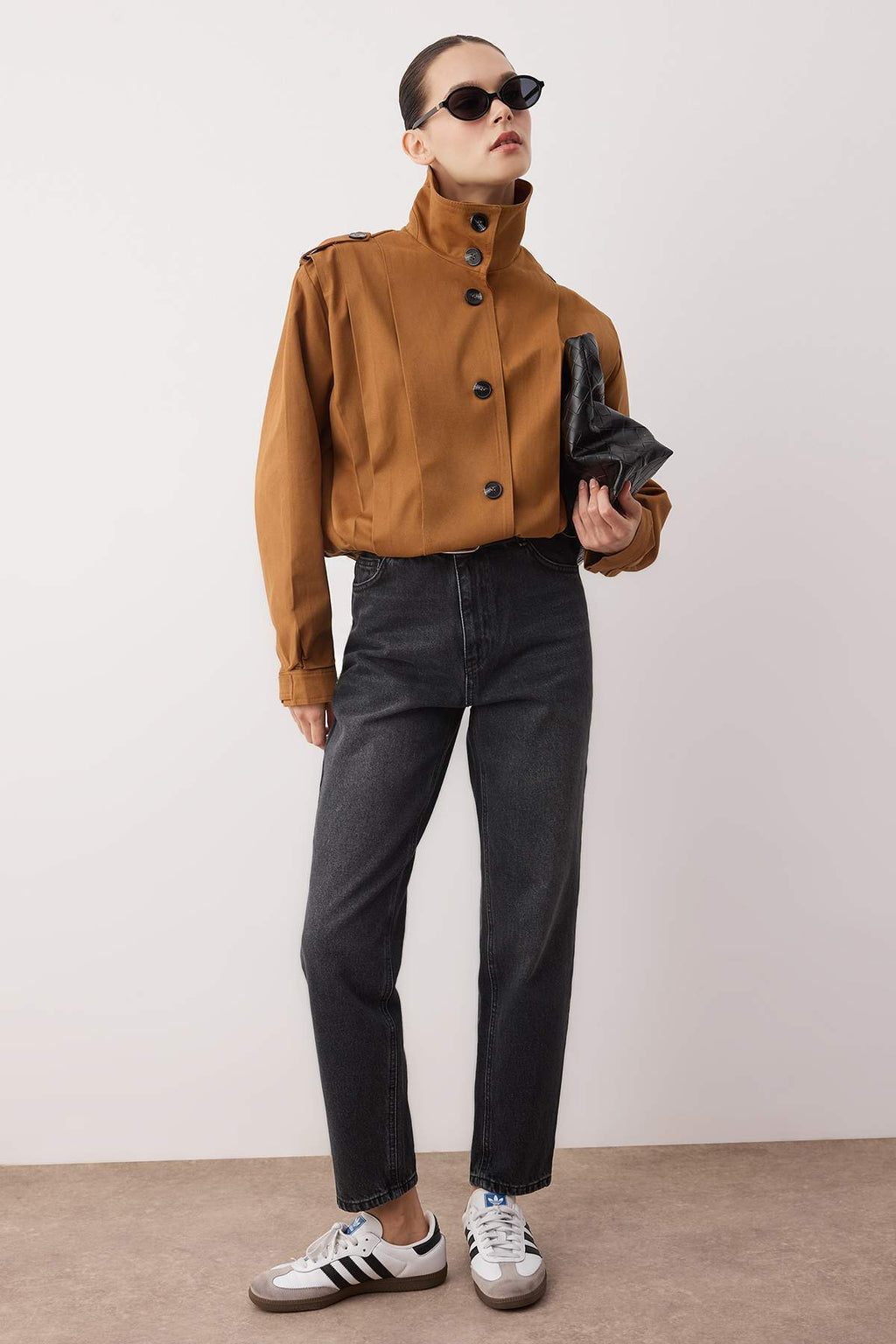 Trendyolmilla Siyah Yüksek Bel Mom %100 pamuk Non-Stretch Jeans TWOAW26JE00159
