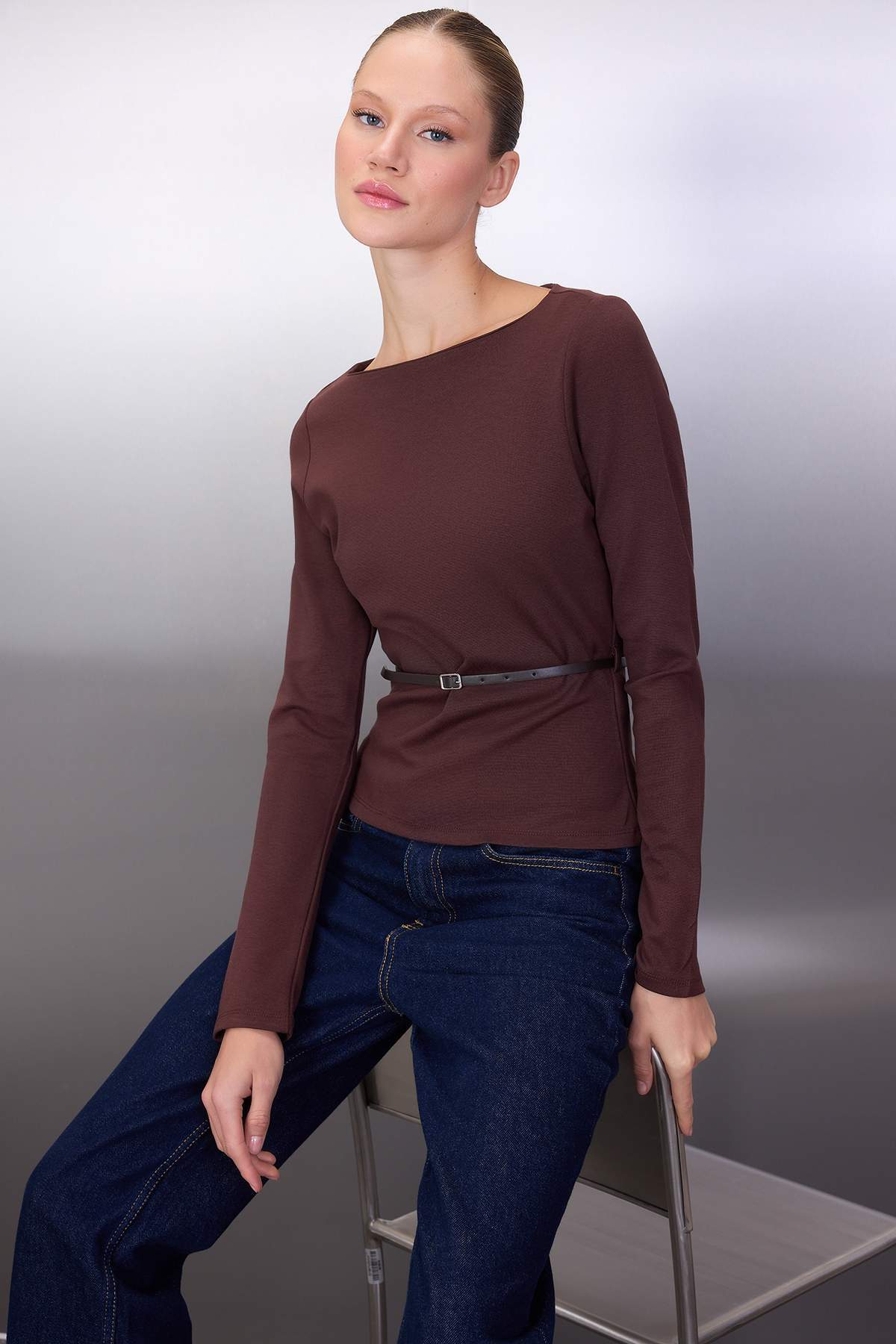 Kahverengi Kemer Detaylı Dik Yaka Uzun Kol Esnek Örme Bluz TWOAW26BZ00084 Main image