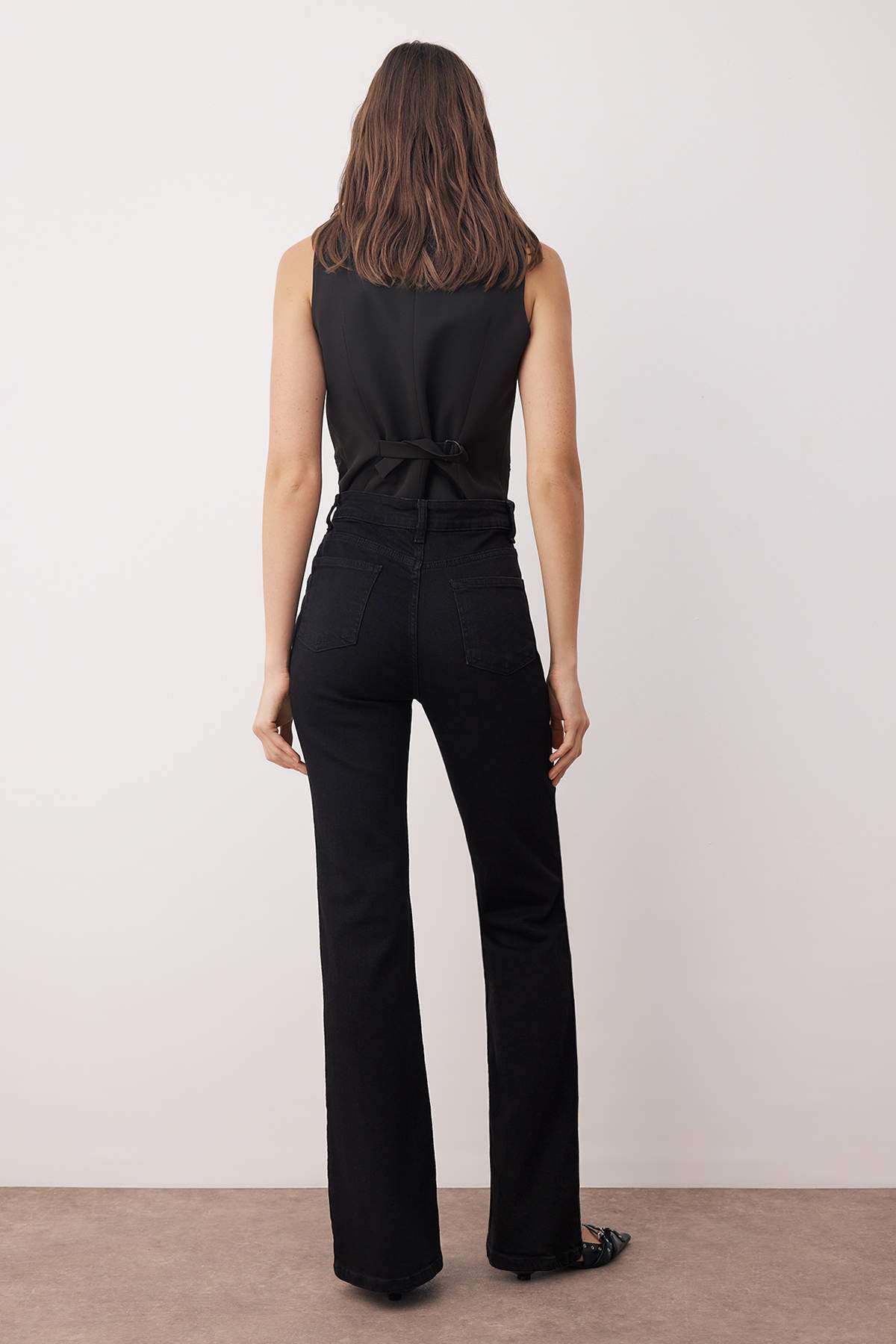 Trendyolmilla Koyu Mavi Yüksek Bel Comfort/Esnek Comfort Flare Jeans TWOAW26JE00049