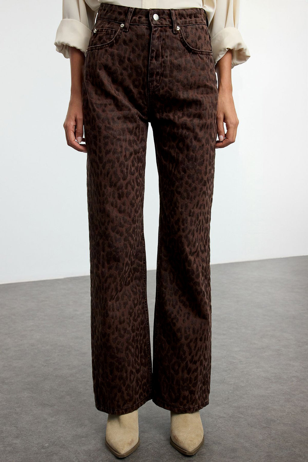 Trendyolmilla Siyah Süet Görünümlü Leopar Desenli Yüksek Bel Wide Leg Jeans TWOAW25JE00394