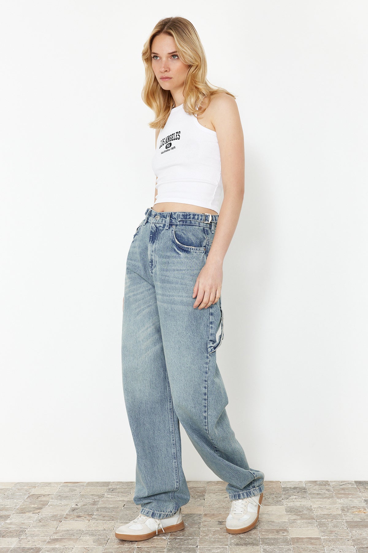 Trendyolmilla Açık Mavi More Sustainable Bol Kesim Yüksek Bel Carpenter Skater Jeans TWOAW24JE00308
