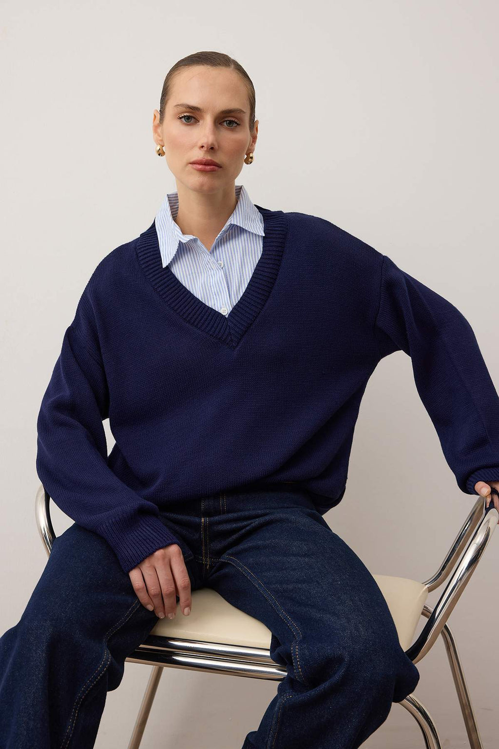 Trendyolmilla Lacivert Gömlek Yaka Garnili Detaylı Geniş Kalıp Triko Kazak TWOAW26KZ00169