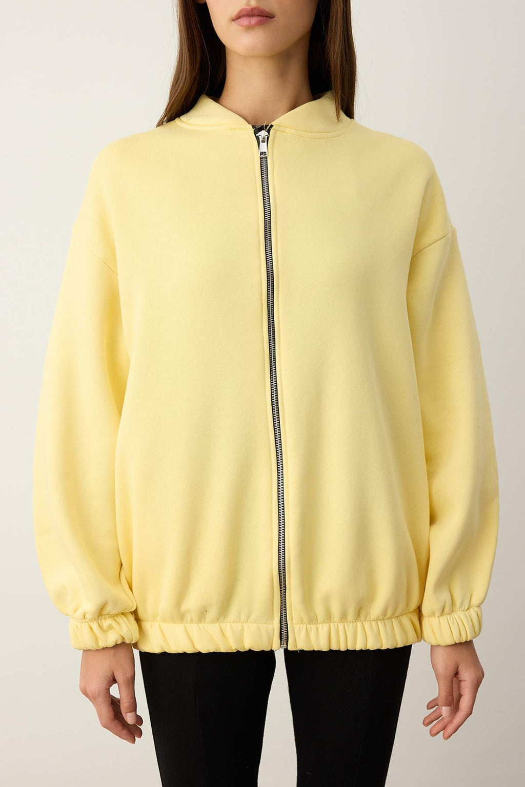 Trendyolmilla Ekru Fermuarlı Oversize/Geniş Kalıp Kalın İçi Polarlı  Örme Sweatshirt TWOAW25SW00122