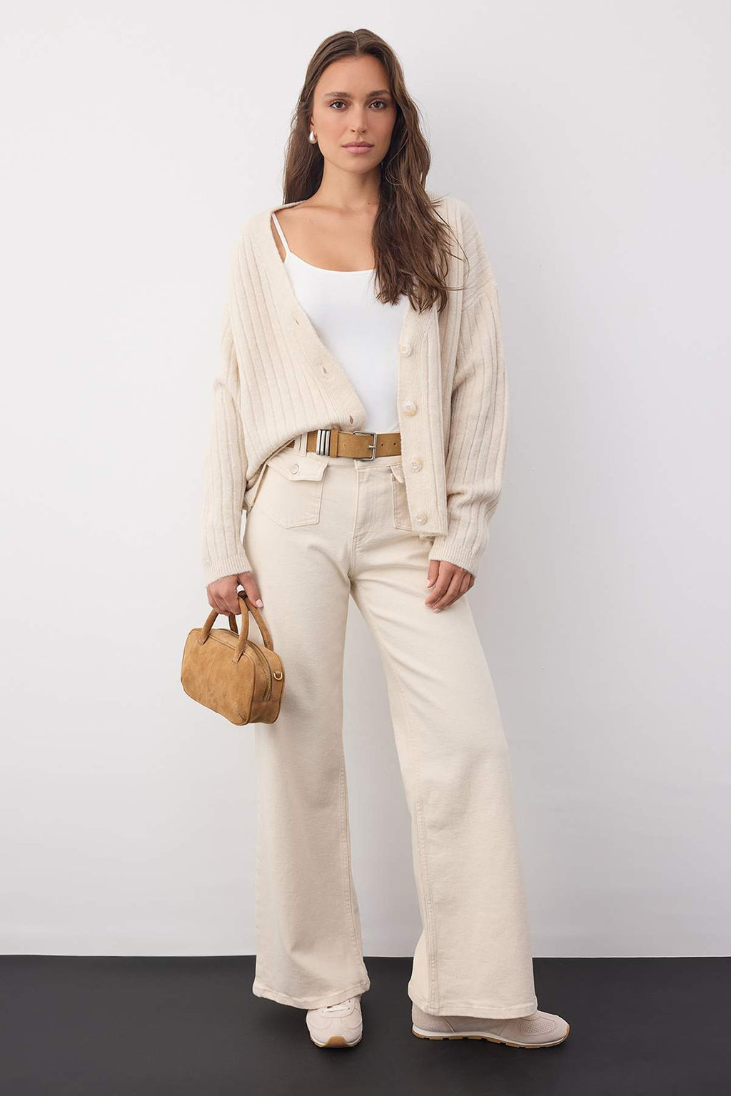 Trendyolmilla Wardrobe Essentials Taş Yumuşak Dokulu Basic Geniş Kalıp Triko Hırka | TWOAW26HI00119