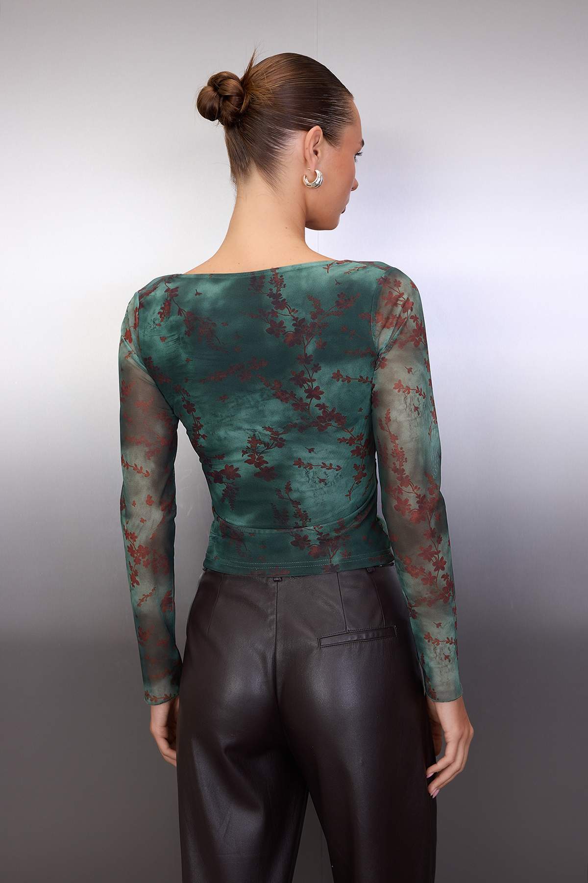 Trendyolmilla Teen Kahverengi Animal Anvelop Fitted/Vücuda Oturan Örme Bluz TWOAW26BZ00226