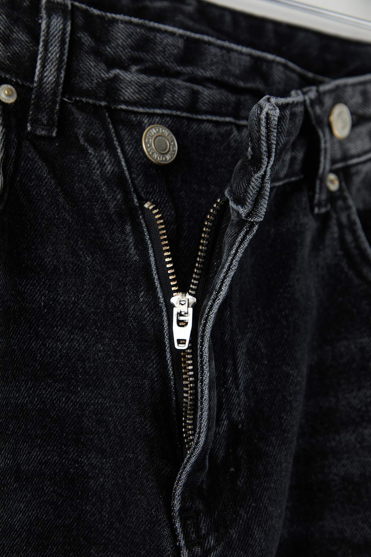 Trendyolmilla Antrasit Yüksek Bel Asimetrik Kapama Bel Detaylı Straight/Düz Kesim/Boru Paça Jeans TWOAW26JE00132