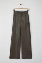 Trendyolmilla Kahverengi Relaxed/Rahat Straight/Boru Paça Dikiş Detaylı Örme Deri Pantolon TWOAW25PL00068