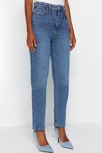 Trendyolmilla Mavi Yüksek Bel Mom %100 Pamuk Non-Stretch Jeans TWOAW24JE00076