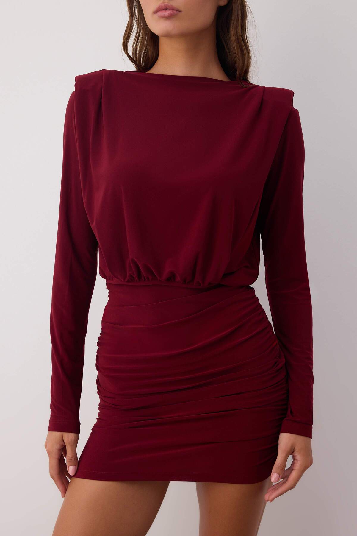 Trendyolmilla Siyah Vatkalı Drapeli Fitted/Vücuda Oturan Mini Esnek Örme Kalem Elbise TWOAW24EL00821