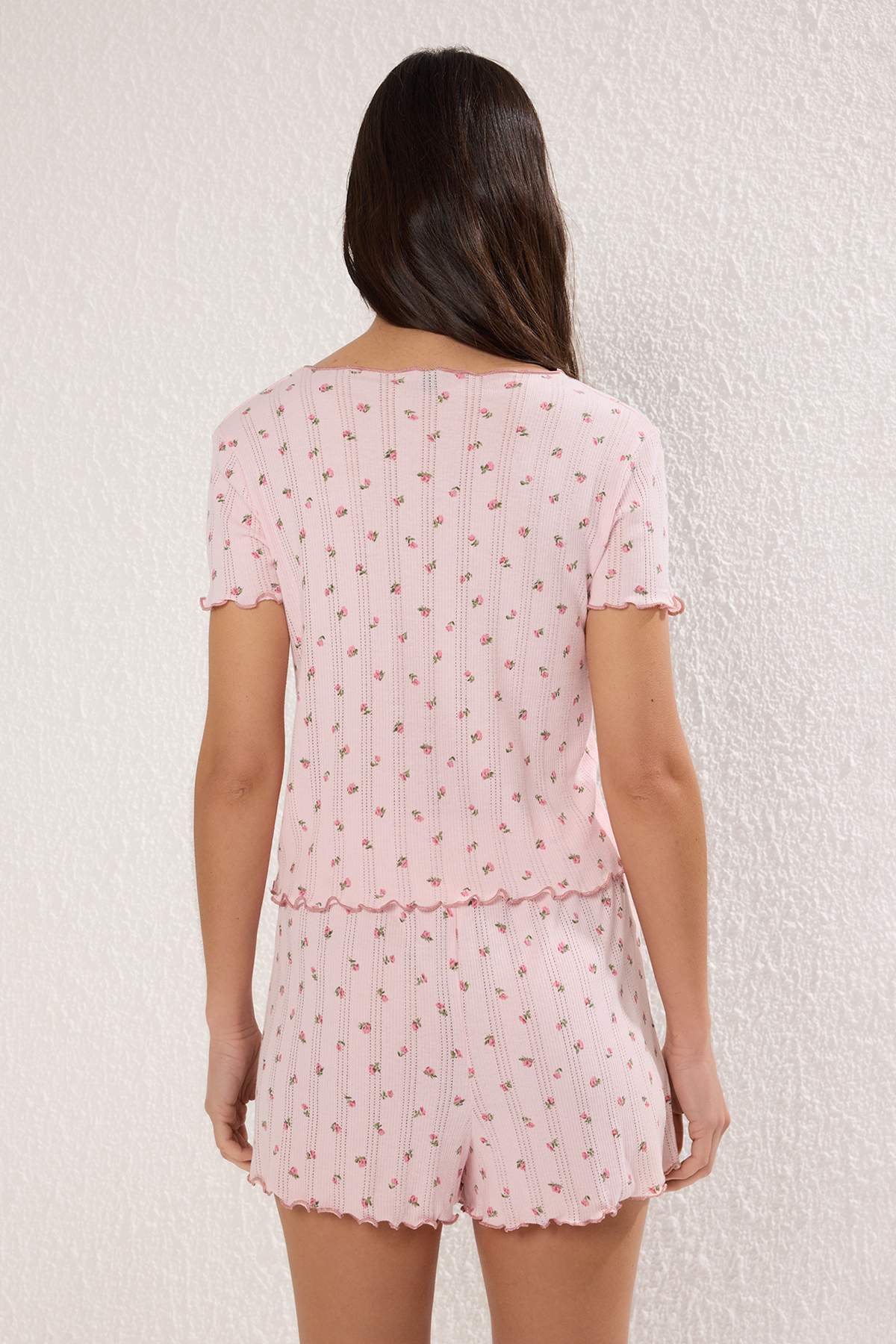 Trendyolmilla Beyaz %100 Pamuklu Çiçekli Kurdele/Fiyonklu Fitilli Şortlu Örme Pijama Takımı THMSS25PT00434