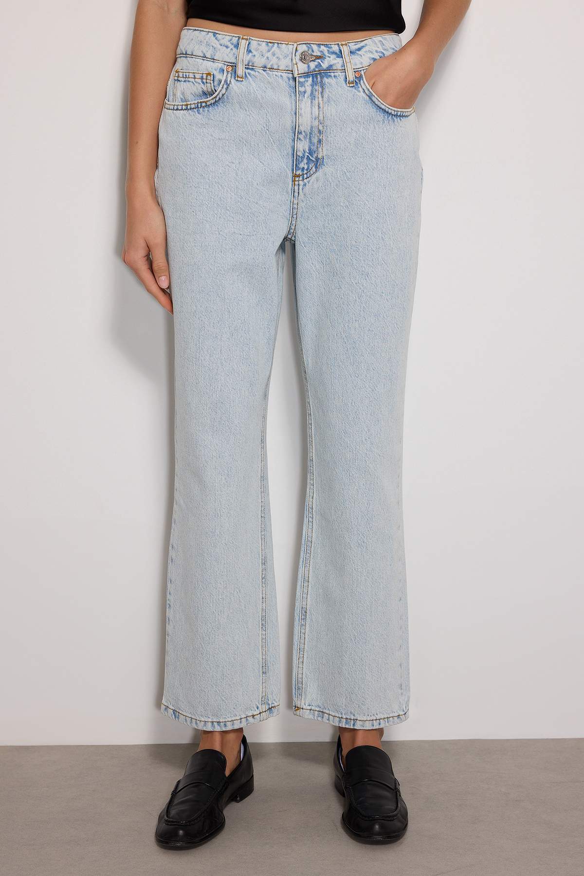 Trendyolmilla Mavi Yüksek Bel Düz Kesim Straight %100 Pamuk Non-Stretch Jeans TWOSS23JE00089