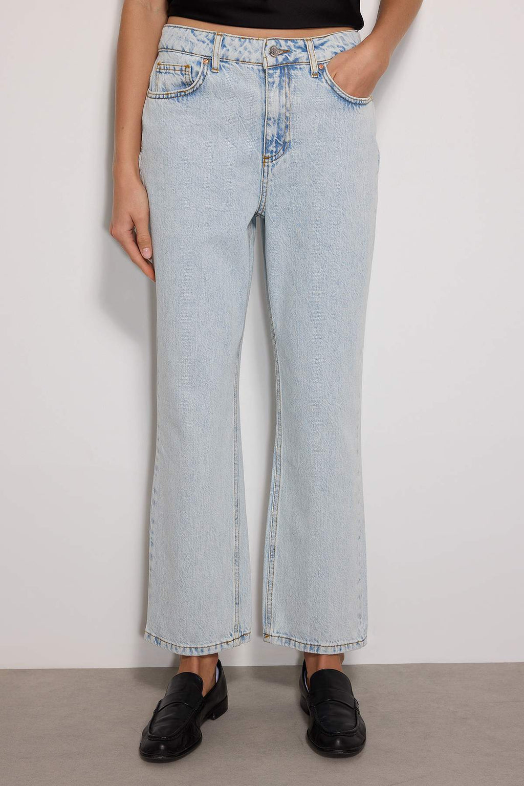 Trendyolmilla Açık Mavi Yüksek Bel Düz Kesim Straight %100 Pamuk Non-Stretch Jeans TWOSS23JE00089