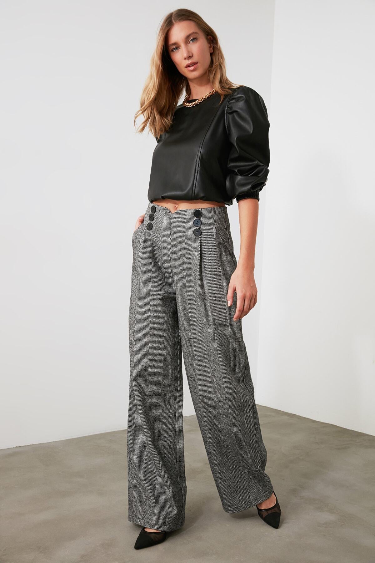 Trendyolmilla Kahverengi Düğme Detaylı Wide Leg Dokuma  Pantolon TWOAW21PL0492