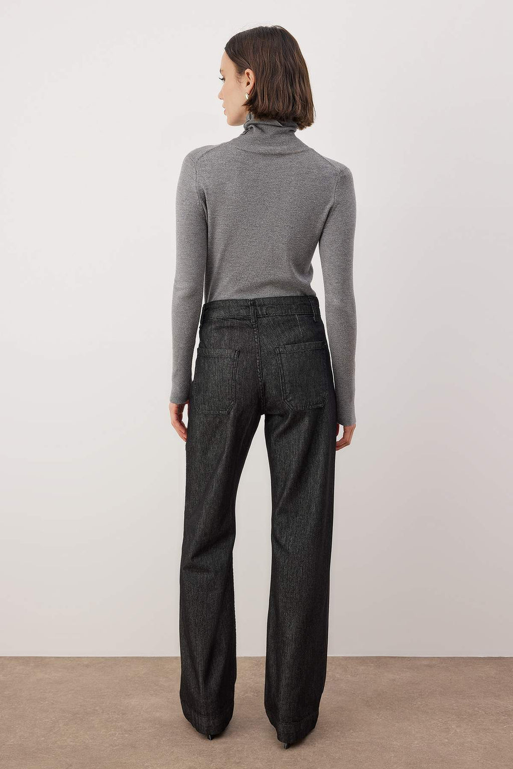 Trendyolmilla Lacivert Yüksek Bel Cep Detaylı Raw Wide Leg Jeans TWOAW26JE00231