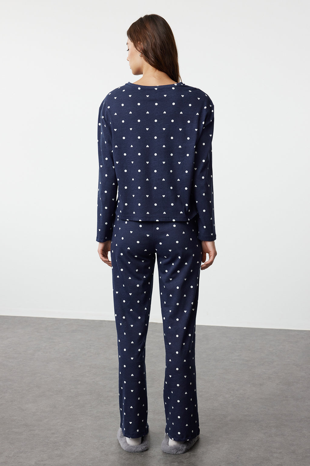 Trendyolmilla Kahverengi %100 Pamuklu Puantiye ve Kalpli Örme Pijama Takımı THMAW25PT00039