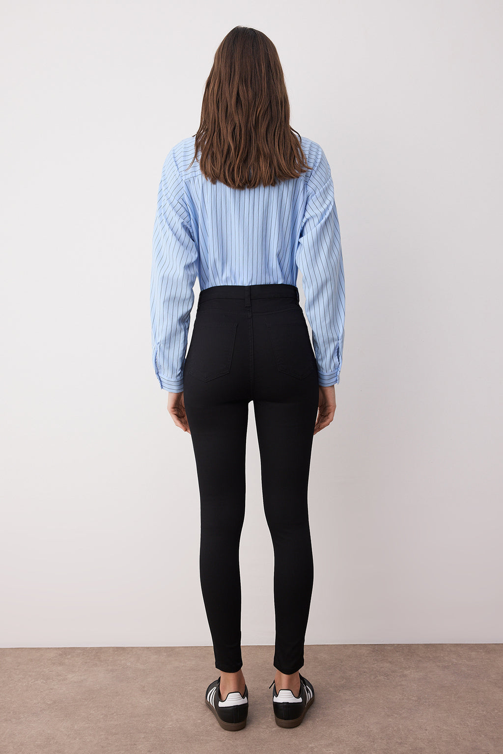 Siyah Vücudu Saran Yüksek Bel Ekstra Esnek Jegging Jeans TWOAW24JE00264
