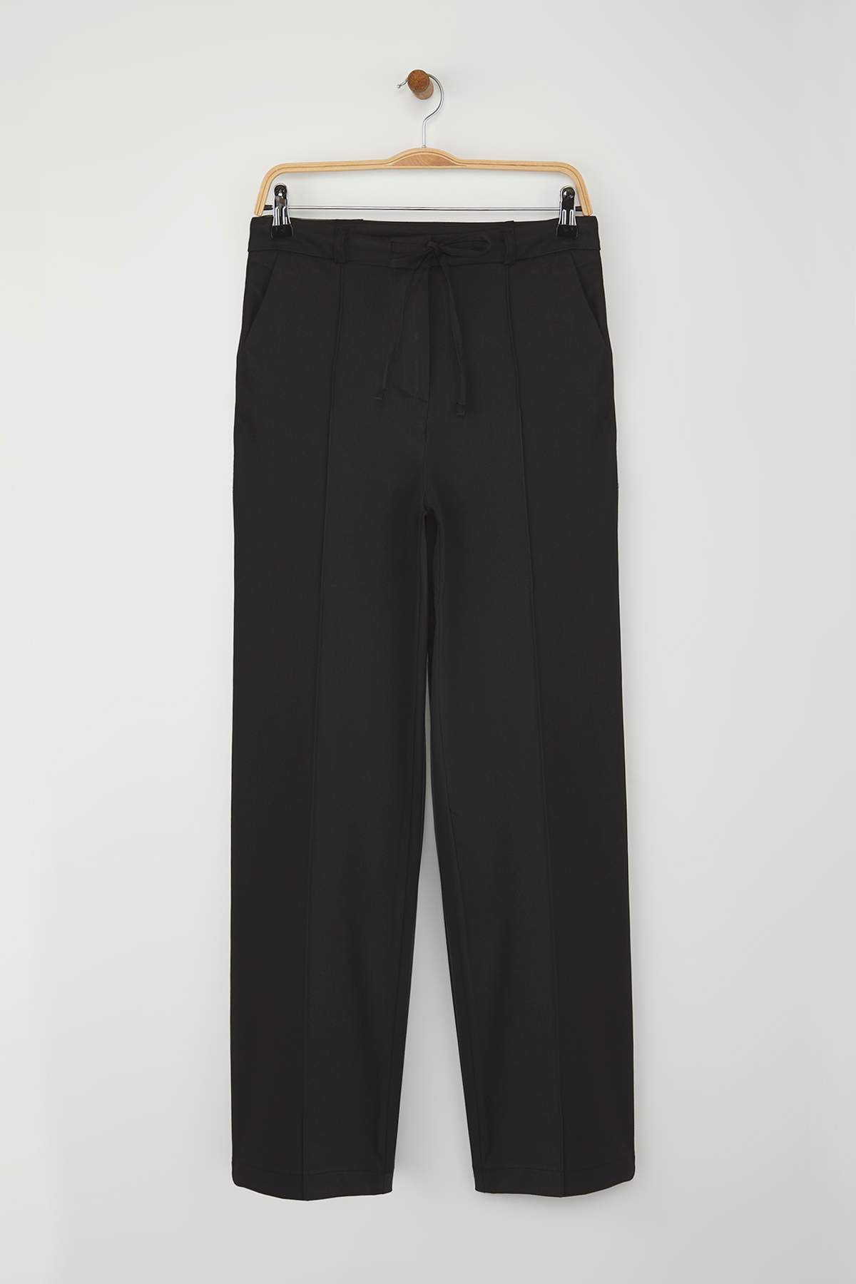 Trendyolmilla Wardrobe Essentials Siyah Bağcıklı Kışlık Tuşeli Rahat Kumaş Geniş Paça Pantolon | TWOAW26PL00012