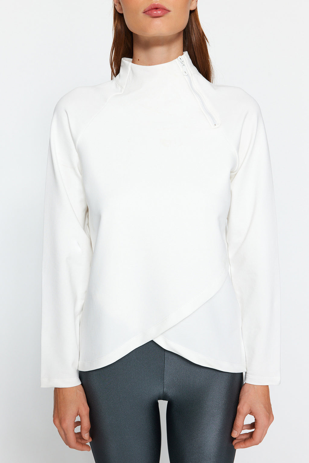 Kaymak Beyazı Pamuklu Fermuar Detaylı Dik Yaka Örme Spor Sweatshirt TWOAW22SW0187