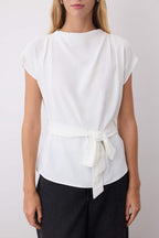 Trendyolmilla Siyah Kolsuz Kuşaklı Dokuma Bluz TWOAW26BZ00057