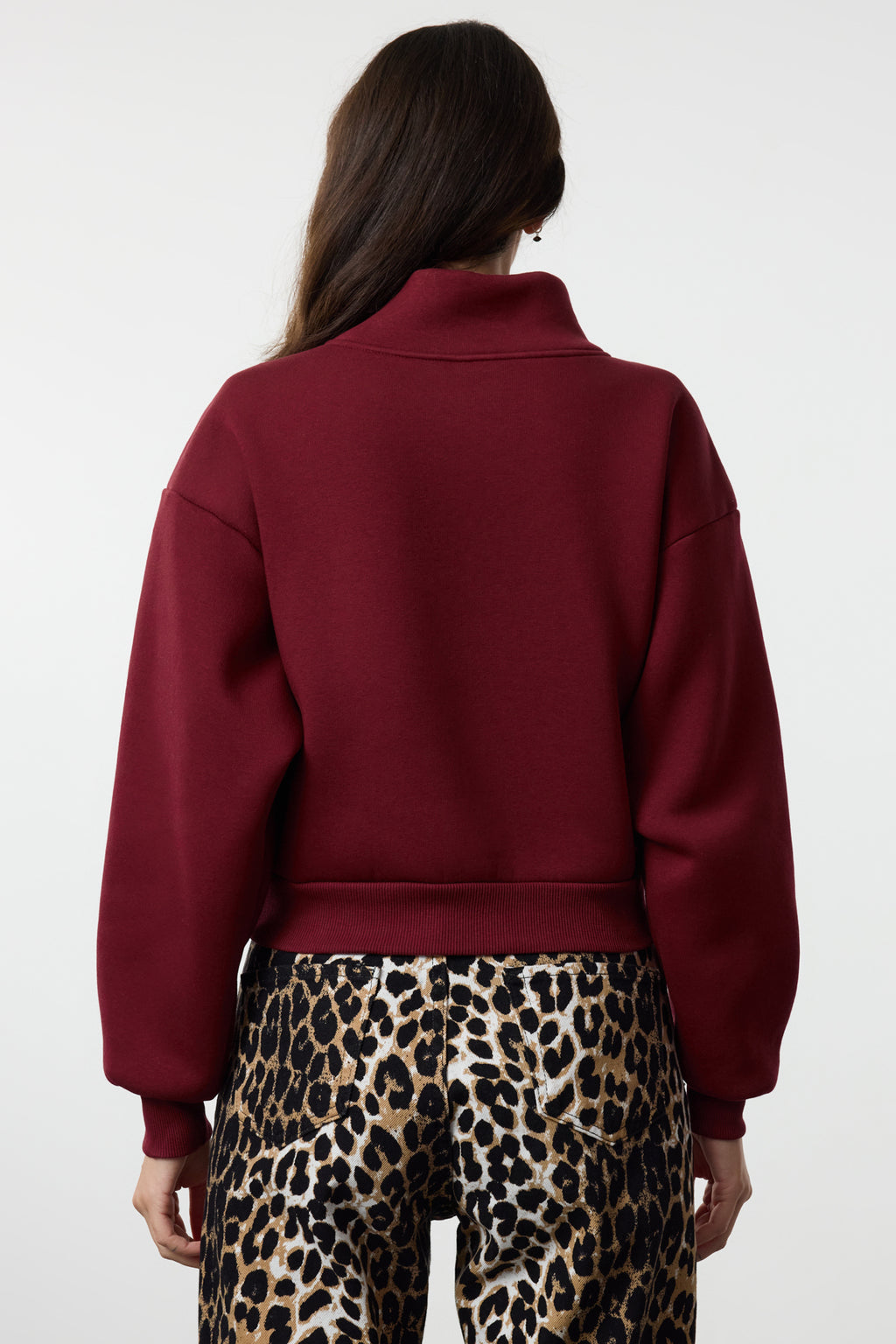 Trendyolmilla Siyah Rahat Kesim Crop Basic Fermuarlı Dik Yaka Kalın İçi Polarlı Örme Sweatshirt TWOAW24SW00221