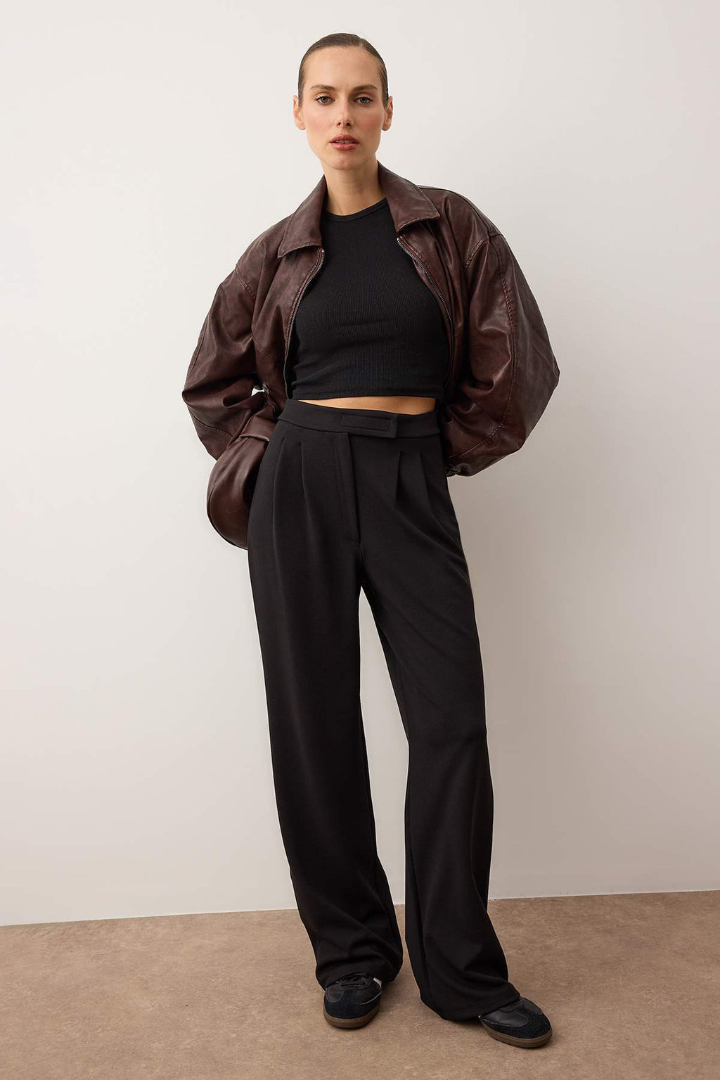 Trendyolmilla Yunus Gri Cırt Cırt Kapamalı Yüksek Bel Pileli Wide Leg/Geniş Kesim Örme Pantolon TWOAW24PL00177