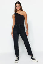 Trendyolmilla Siyah Yüksek Bel Mom %100 Pamuk Non-Stretch Jeans TWOSS23JE00085