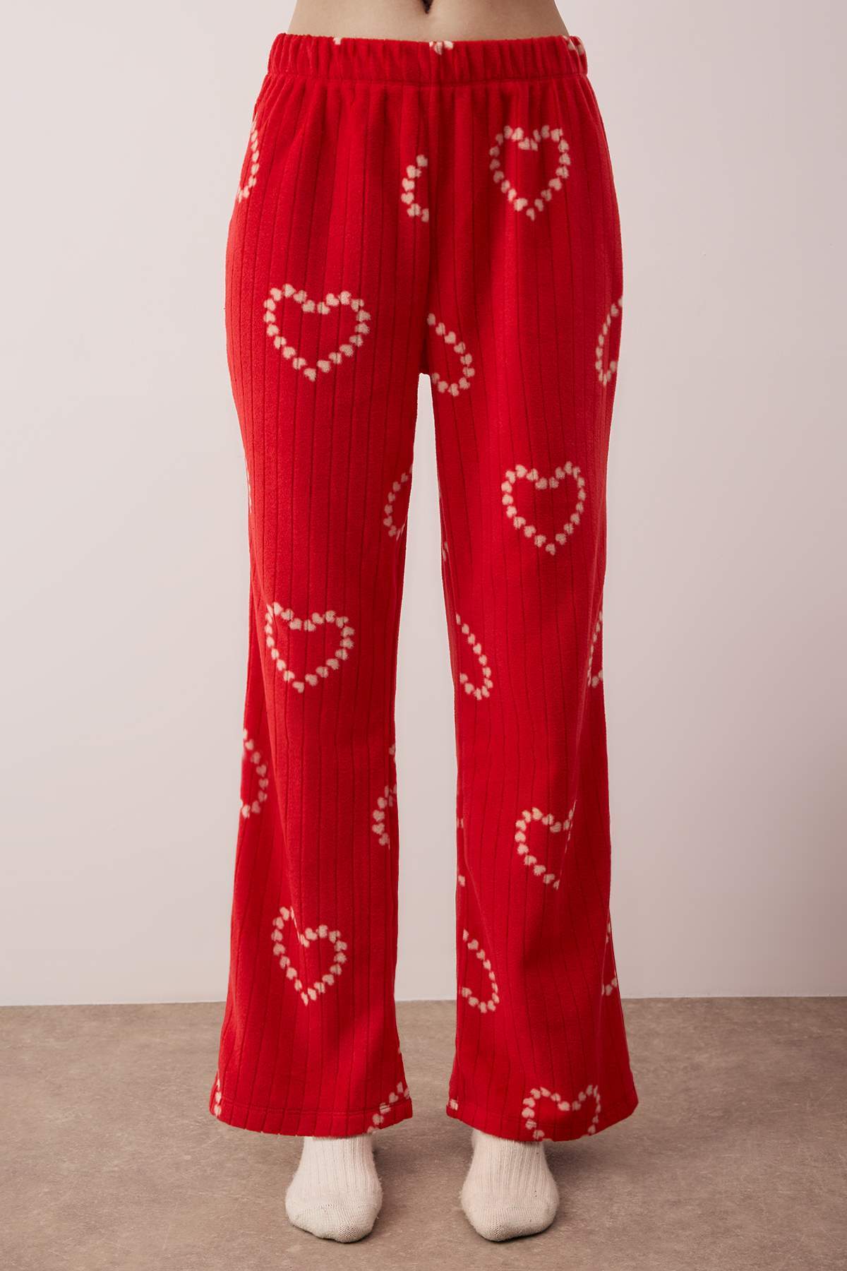 Kırmızı Kalpli Polar Kışlık Örme Pijama Takımı THMAW25PT00058