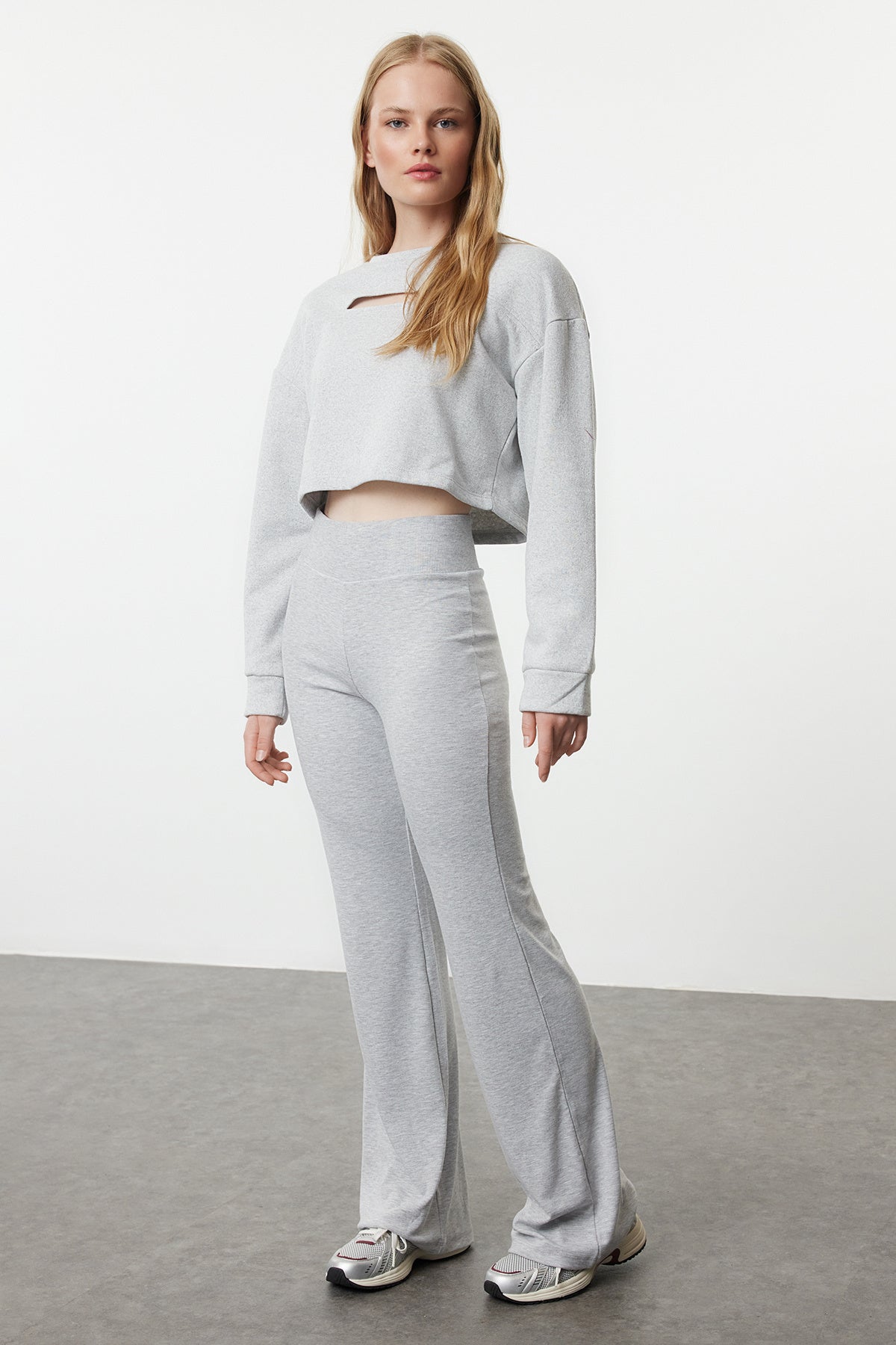 Trendyolmilla Kahverengi Wide Leg/İspanyol Paça Yüksek Bel İnterlok Esnek Örme Pantolon TWOAW25PL00006
