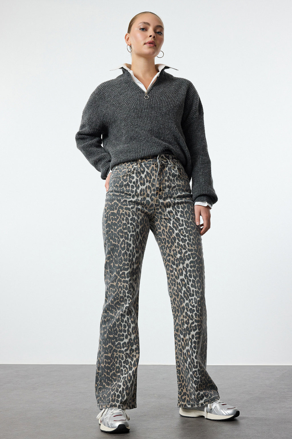 Trendyolmilla Çok Renkli Leopar Desenli Kahverengi Yüksek Bel Orta Esnek Wide Leg Jeans TWOAW25JE00309