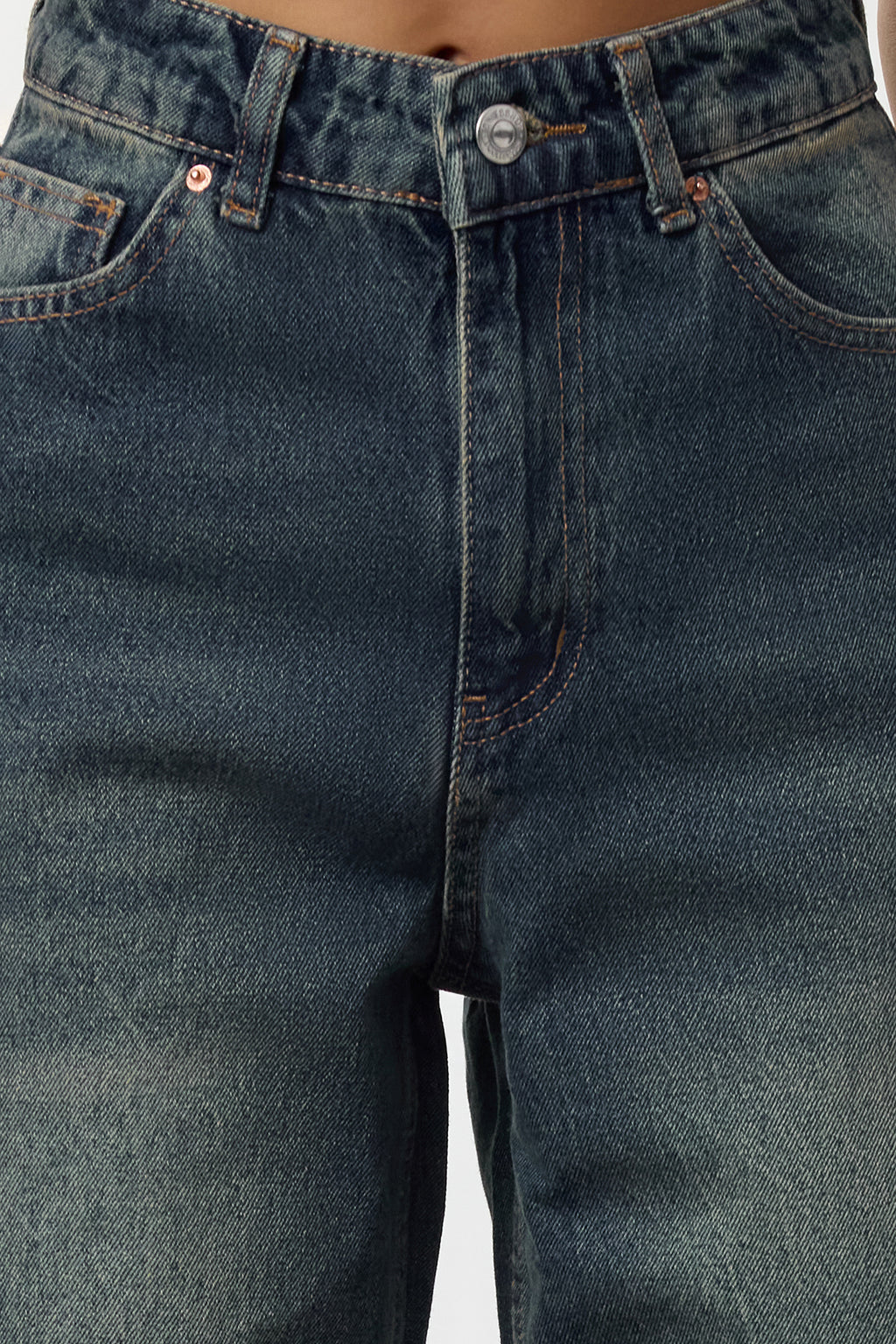 Trendyolmilla Ekru Paçası Kesikli Yüksek Bel Straight %100 Pamuk Non-Stretch Jeans TWOAW25JE00378
