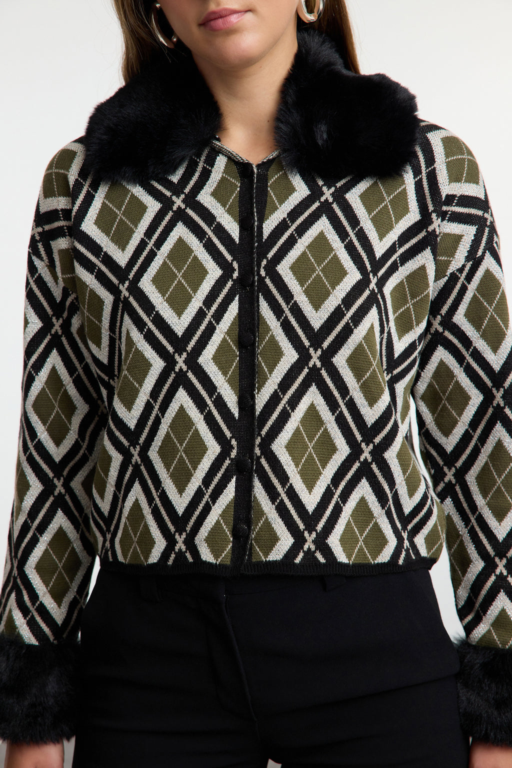 Trendyolmilla Siyah Çıkartılabilir Suni Kürklü Simli Crop Triko Hırka TWOAW24HI00043