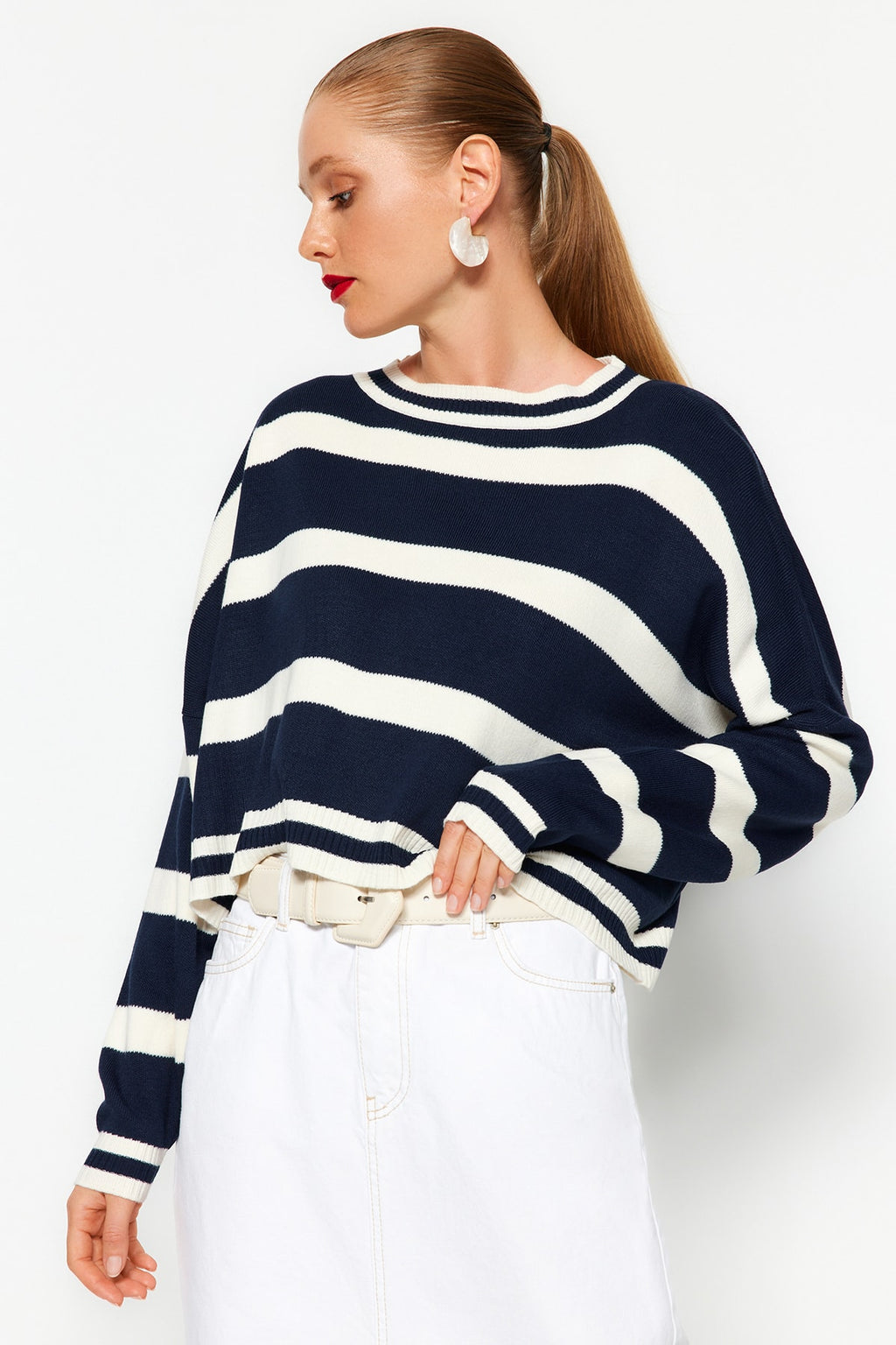 Trendyolmilla Lacivert Crop Çizgili Triko Kazak TWOAW23KZ00205
