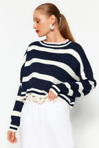 Trendyolmilla Lacivert Crop Çizgili Triko Kazak TWOAW23KZ00205