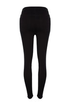 Solmayan Siyah Önden Düğmeli Yüksek Bel Ekstra Esnek Skinny Vücudu Saran Jeans TWOAW24JE00090