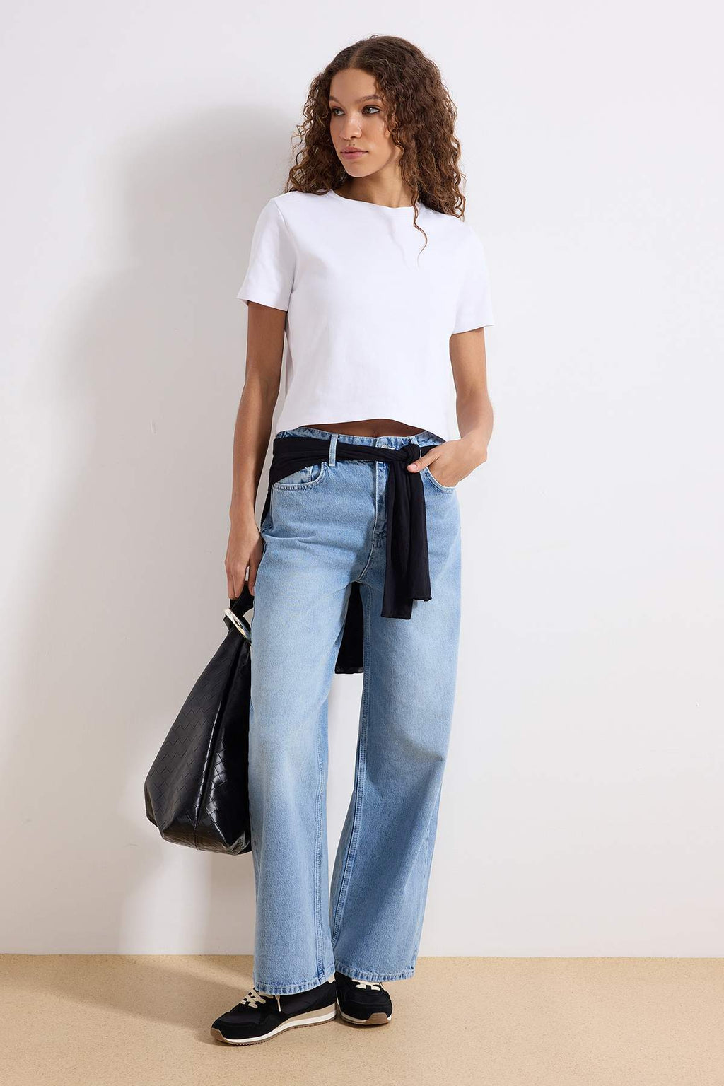 Trendyolmilla Mavi Beli Ayarlı Yüksek Bel Wide Leg/Geniş Paça Jeans TWOAW26JE00265