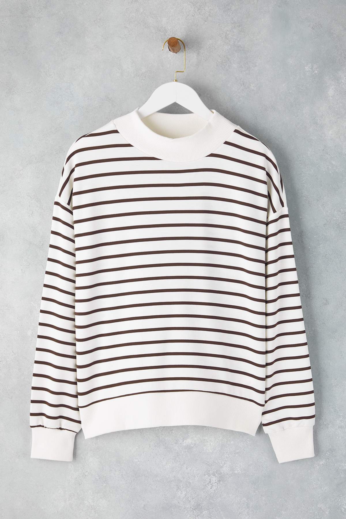 Trendyolmilla Zümrüt Yeşili Çizgili Oversize/Geniş Kalıp Örme Sweatshirt TWOAW26SW00102