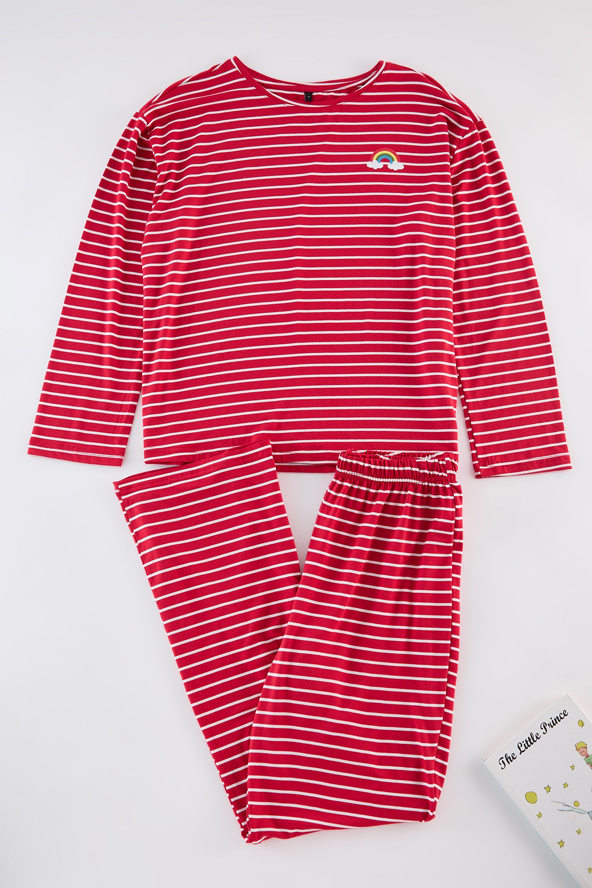 Trendyolmilla Kırmızı Çizgili Gökkuşağı Baskılı Viskon Örme Pijama Takımı THMAW25PT00014