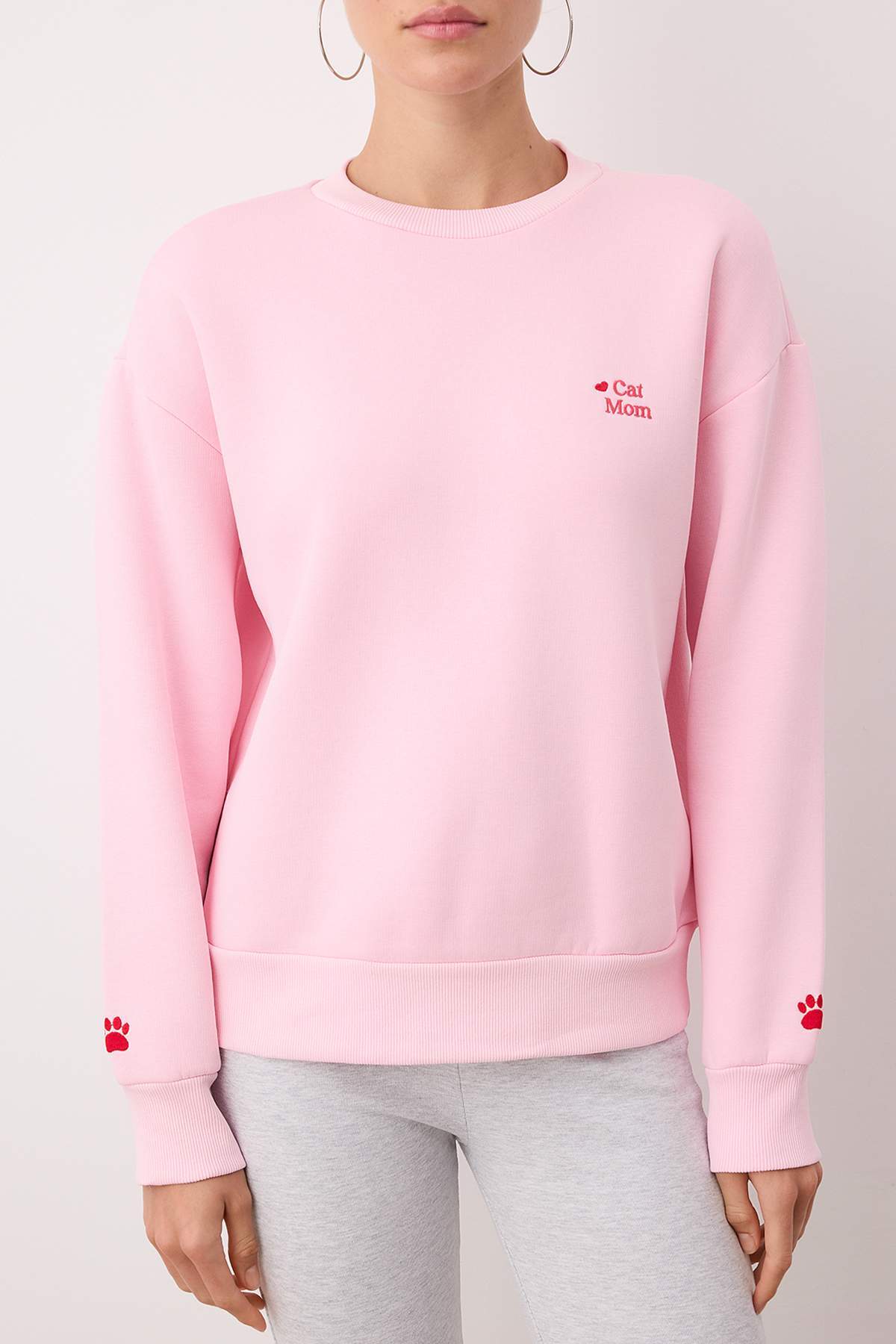 Trendyolmilla Siyah Regular/Normal Kalıp Nakış Detaylı Kalın İçi Polarlı Örme Sweatshirt TWOAW26SW00200