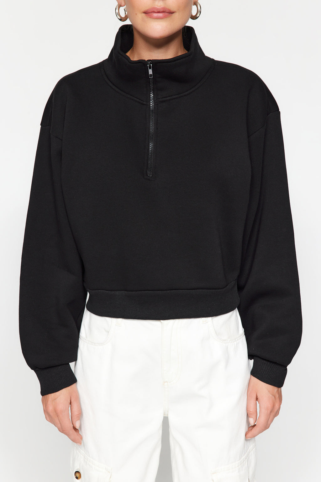 Trendyolmilla Siyah Rahat Kesim Crop Basic Fermuarlı Dik Yaka Kalın İçi Polarlı Örme Sweatshirt TWOAW24SW00221