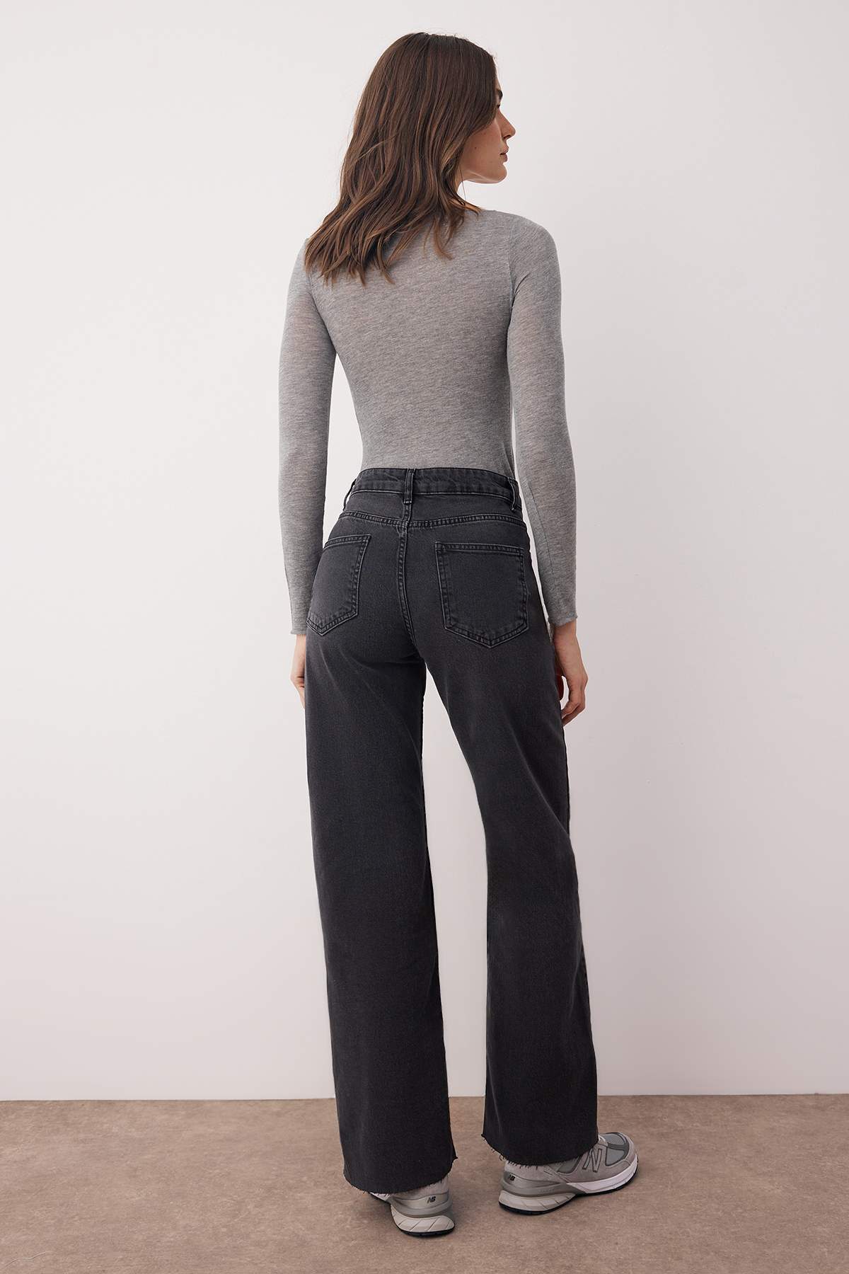 Trendyolmilla Siyah Yüksek Bel Paçası Kesikli Wide Leg/Geniş Paça Palazzo Comfort/Esnek Smoke Jeans TWOAW26JE00081