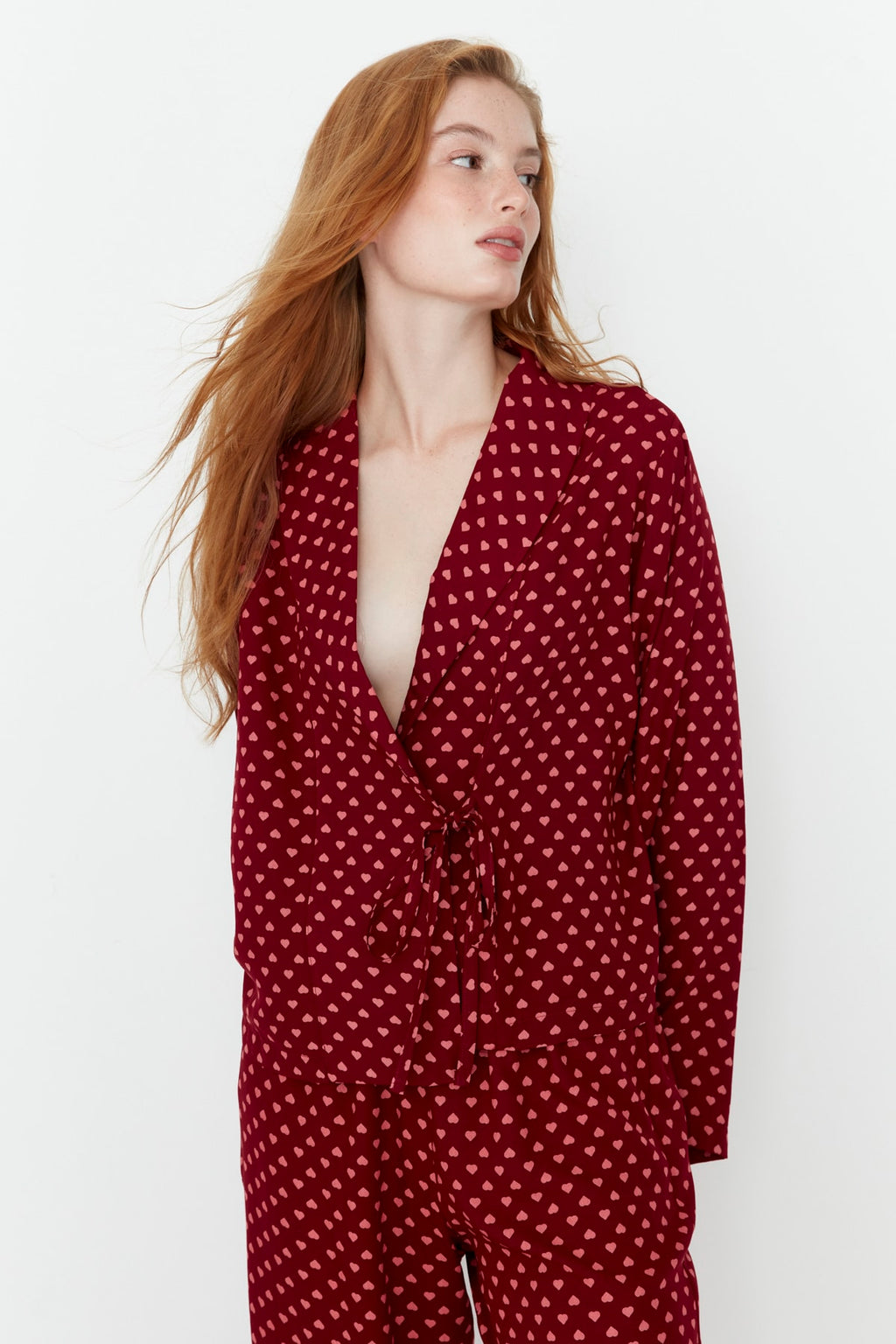 Trendyolmilla Pudra Kalpli Bağlama Detaylı Viskon Dokuma Pijama Takımı THMAW22PT0300