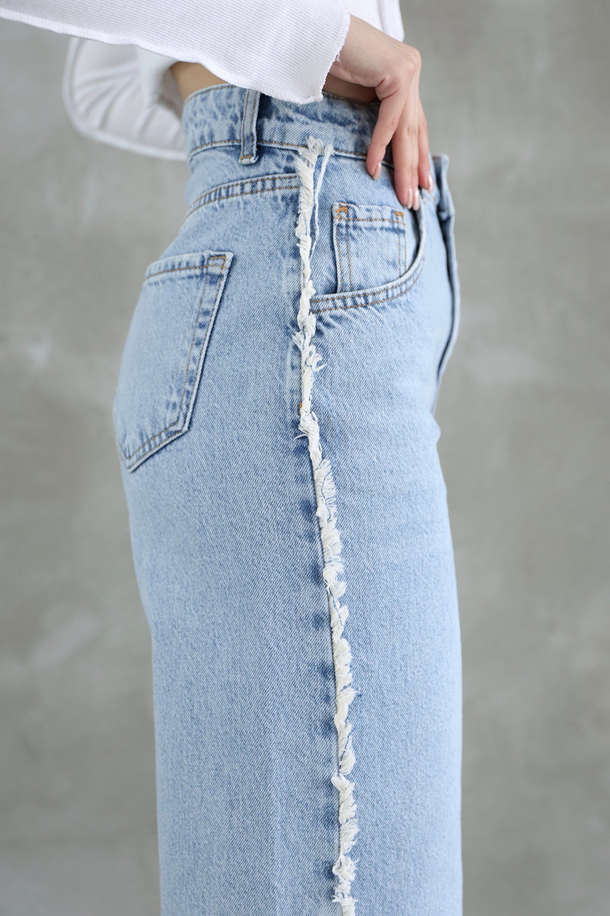 Mavi Püsküllü Yüksek Bel Düz Kesim Straight %100 Pamuk Non-Stretch Jeans TWOSS25JE00139