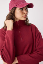 Trendyolmilla Siyah Selanik/Triko Görünümlü Fermuarlı Yaka Regular/Normal Kalıp Örme Sweatshirt TWOAW22SW0732
