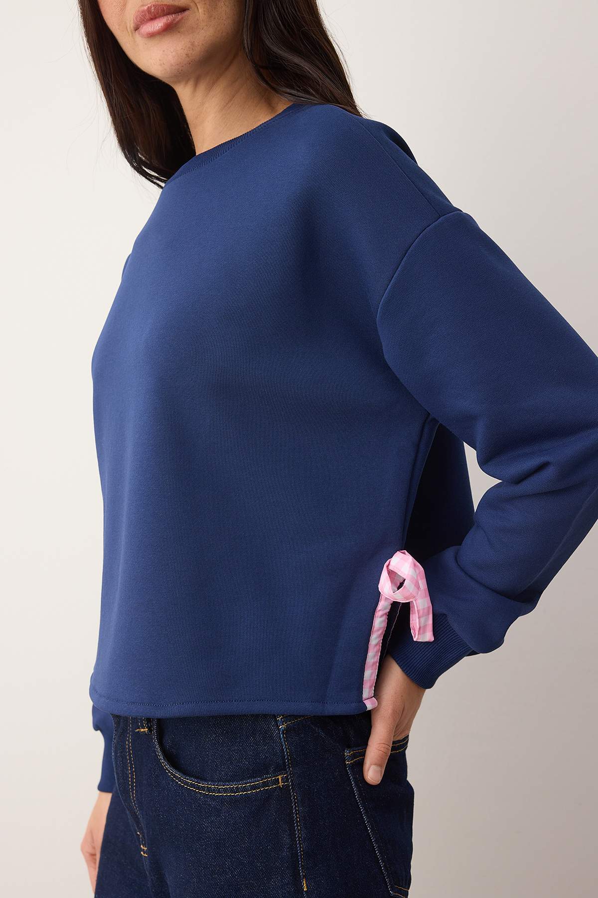 Trendyolmilla Lacivert Kalın İçi Polarlı Kurdele Detaylı Crop Boy Örme Sweatshirt TWOAW26SW00075