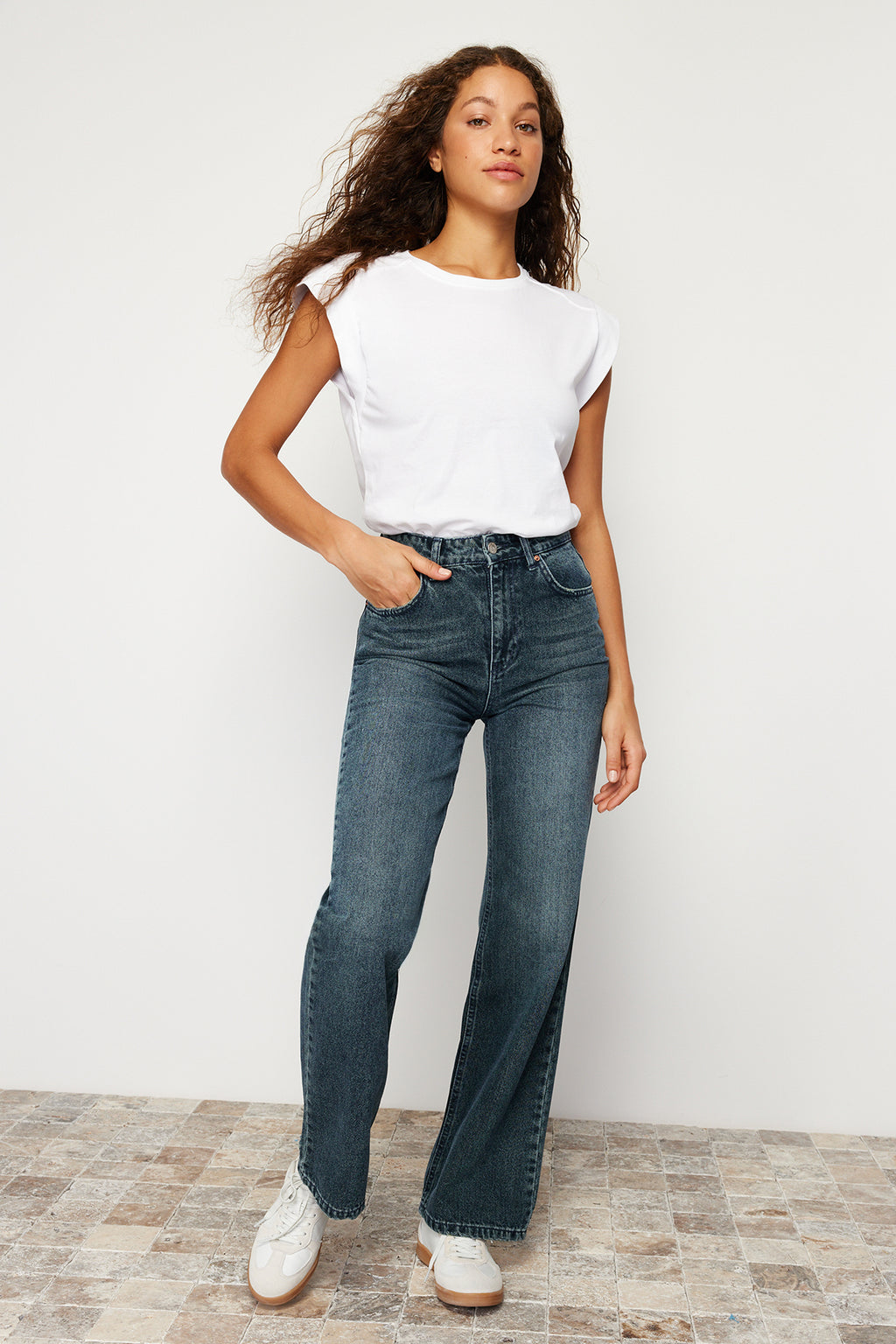 Trendyolmilla Ekru Yüksek Bel Wide Leg Jeans TWOSS24JE00080